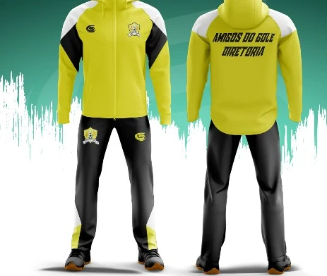 Uniforme personalizado do time Amigos do Gole: frente e costas da camisa, com shorts, escudo e numeração.