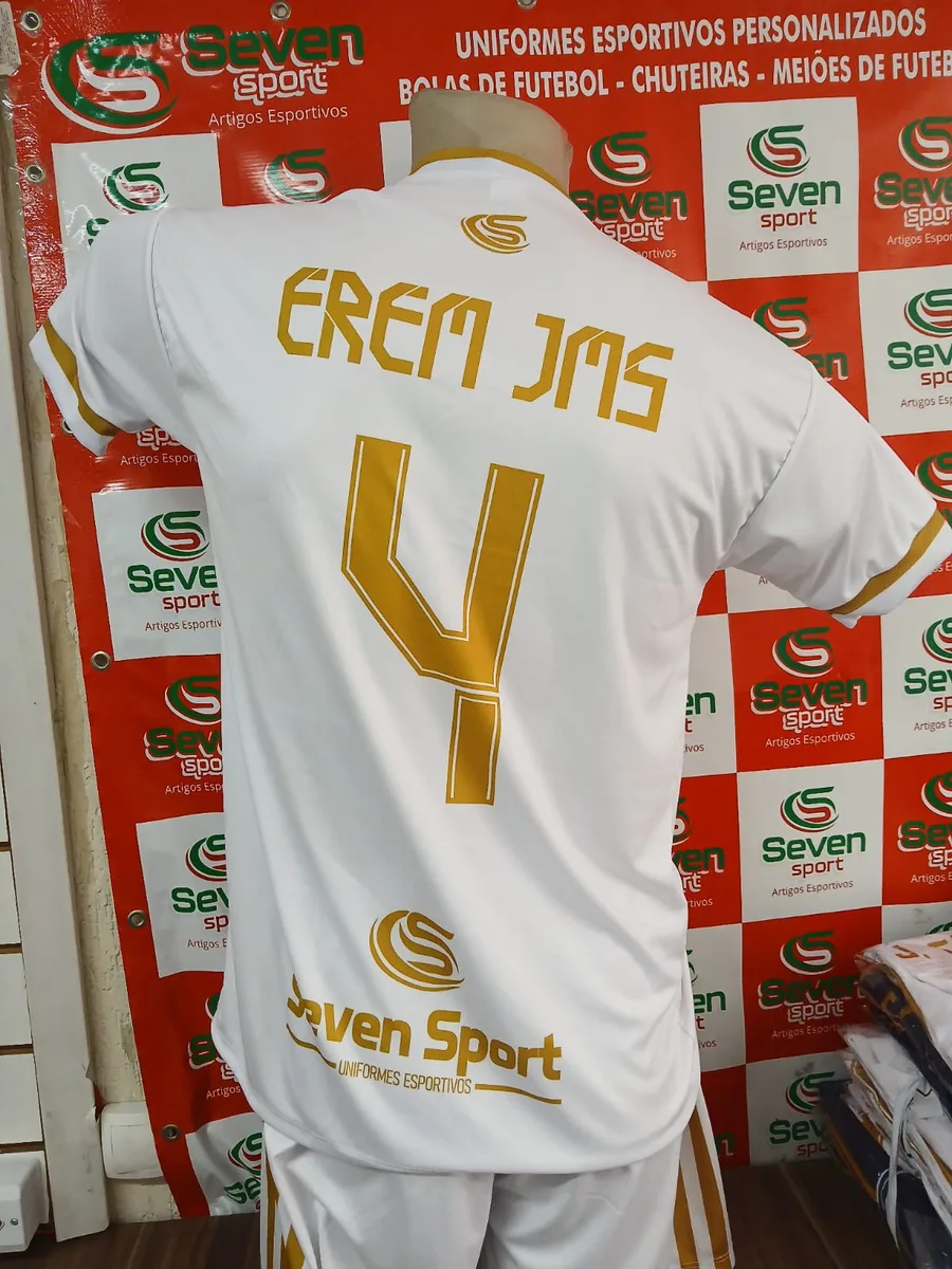 Uniforme personalizado do time Erem JMs, costas da camisa com nome e numeração.